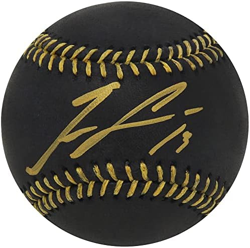 Ronald Acuna Jr., Rawlings Resmi Siyah Major League Baseball İmzalı Beyzbol Toplarını İmzaladı